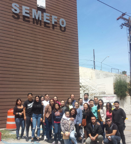  Estudiantes del CUT Universidad visitan SEMEFO