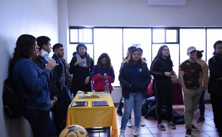 Estudiantes del CUT realizan feria de la diversidad cultural