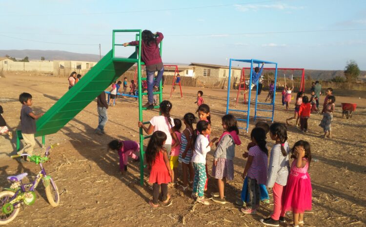  CUT dona juegos infantiles en parque comunitario de San Quintín