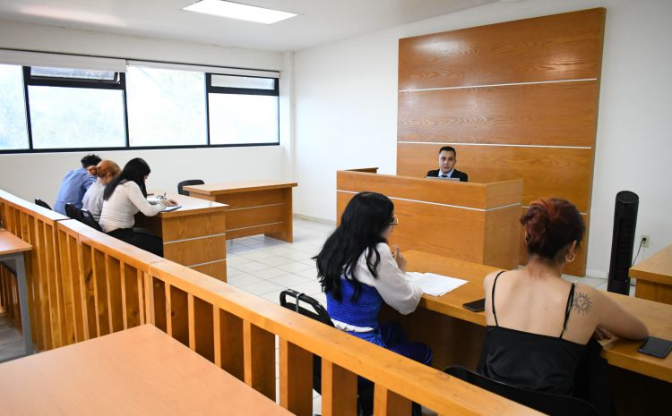  Realizan simulación de juicio oral alumnos de Ciencias Forenses