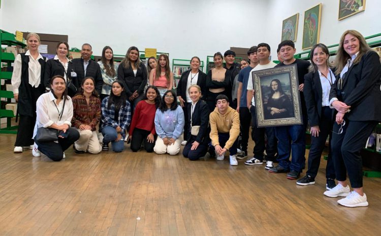  Estudiantes del CUT realizan visitas guiadas a museo itinerante