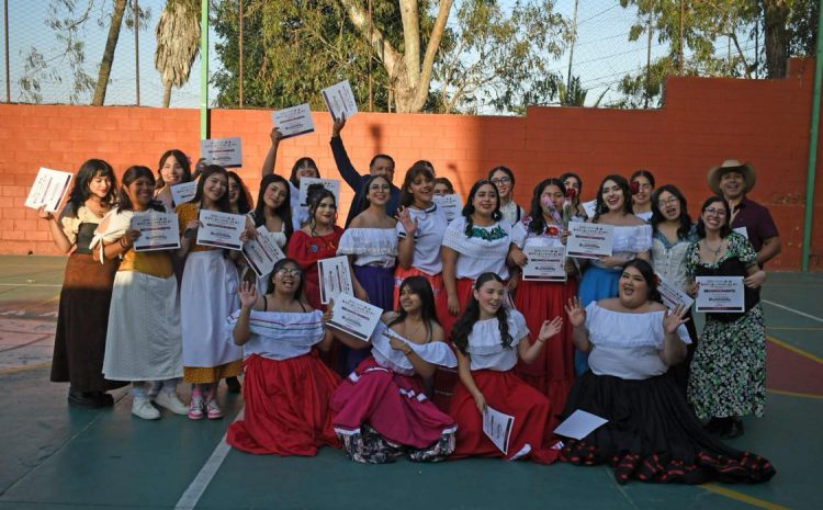 Asamblea conmemorativa de Mayo en la Escuela Normal del CUT