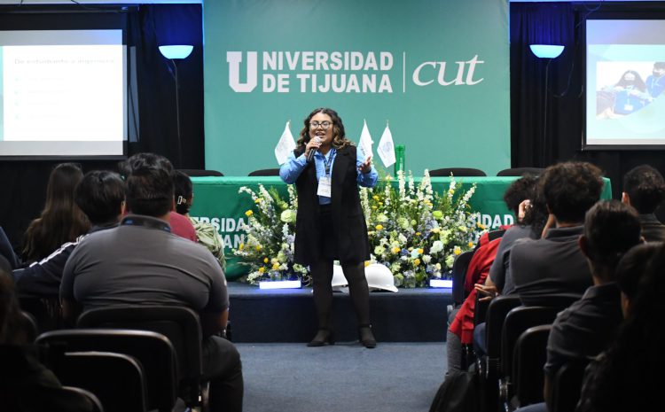  Del aula al escenario: Egresada del CUT inspira con su experiencia en mejora continua