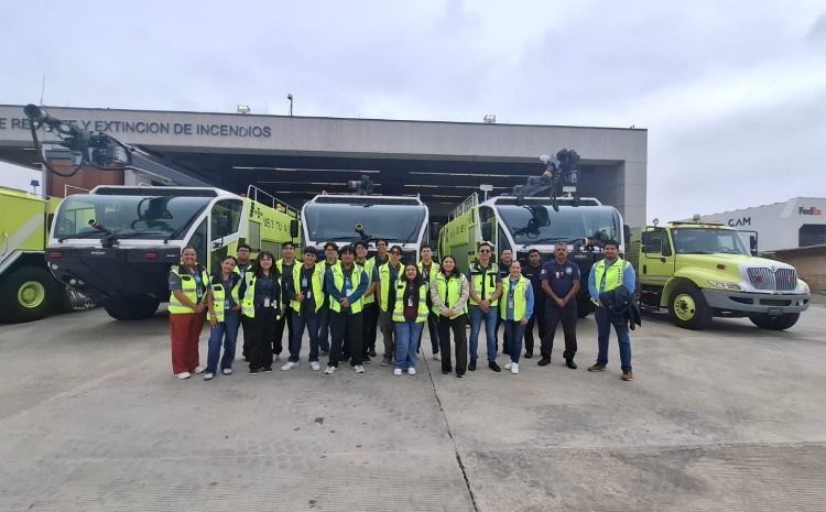  Estudiantes del CUT realizan visita académica al Aeropuerto de Tijuana