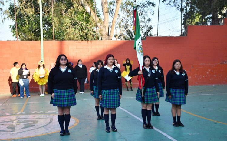 Escuela Normal del CUT realiza asamblea cívica y cultural del mes de marzo