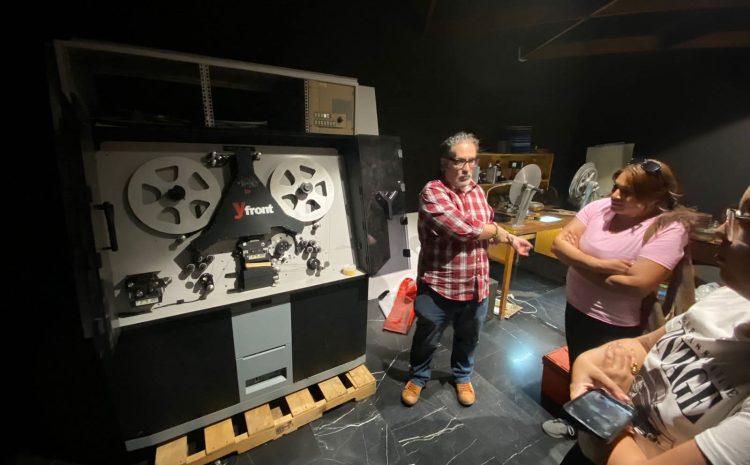  Estudiantes del CUT visita la Cineteca FICG