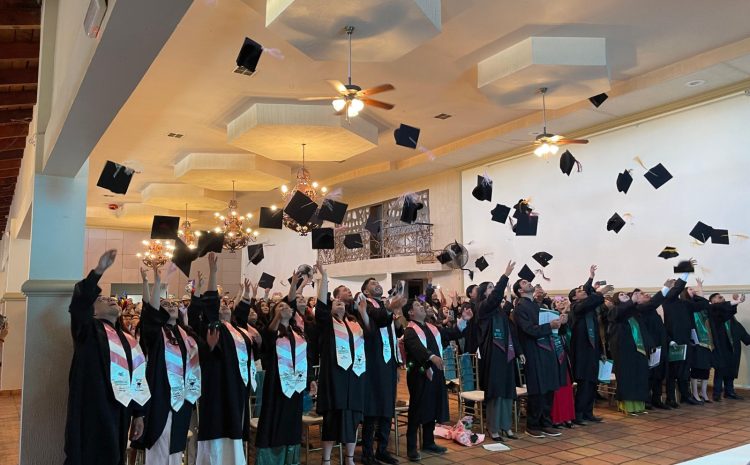  CUT celebra a egresados de Licenciatura y Posgrado de Campus San Quintín