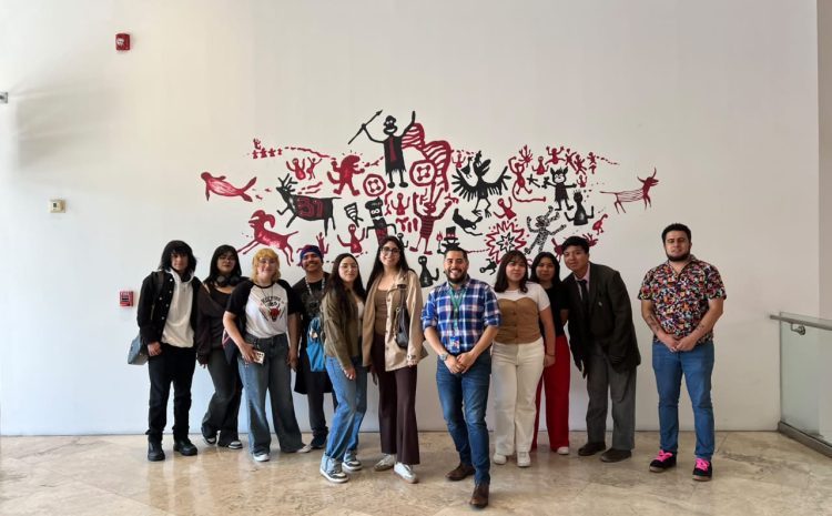  Estudiantes del CUT visitan exposición de «31 Minutos»