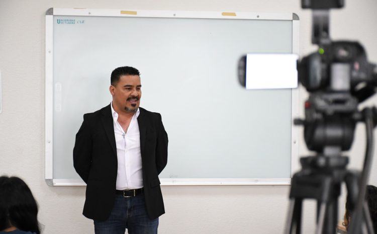  El Potro Fonseca comparte su experiencia en la Radio con estudiantes de Comunicación y Publicidad
